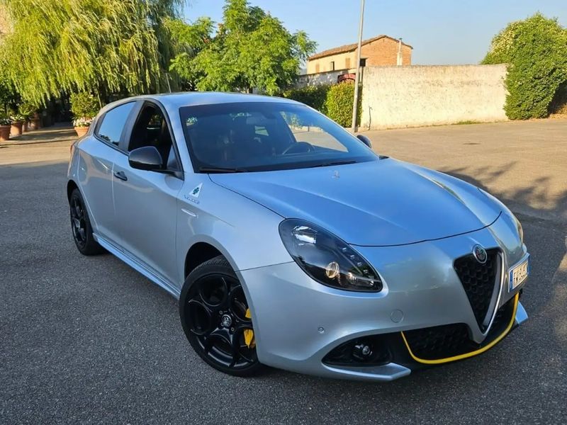 Alfa Romeo Giulietta • 2019 • 50,000 km 1