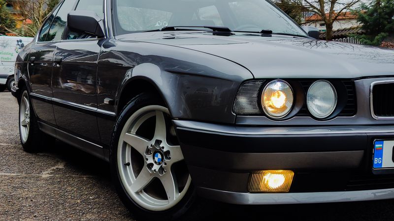 BMW 5 Series • 1992 • 289,687 km 1