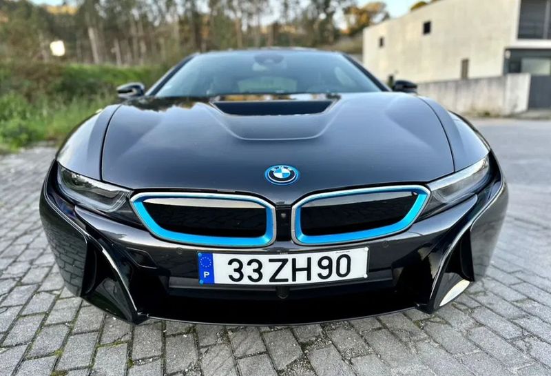 BMW i8 • 2016 • 98,000 km 1