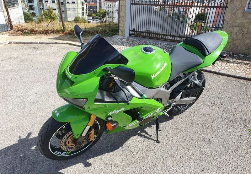 Kawasaki zx6r • 2004 • 40,500 km 1