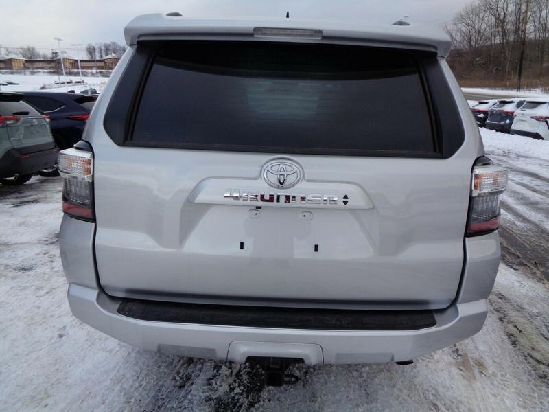 Toyota 4 Runner Limited • 2020 • 20,000 km 2