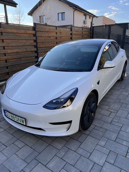 Tesla Model 3 • 2022 • 36,000 km 1
