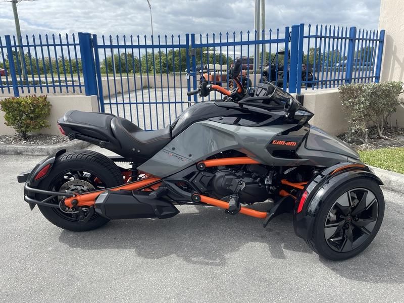 C&M Trailers 2021/ 2022 Can-Am Spyder F3-S SPECIAL EDITION • 2022 • 1,200 km 1