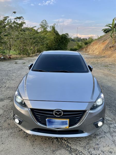 Mazda 3 • 2015 • 136,000 km 1