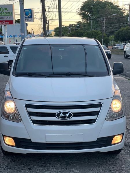 Hyundai H1 • 2018 • 100 km 1