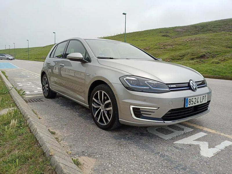 Volkswagen e-Golf • 2021 • 19,020 km 1