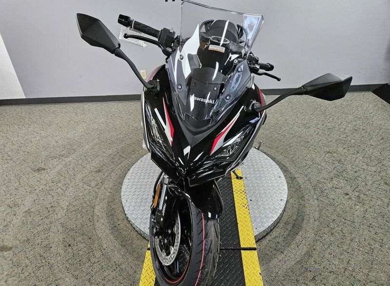 Kawasaki ninja 650r • 2023 • 2,000 km 1