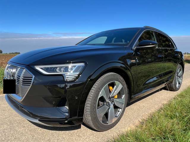 Audi e-tron • 2019 • 33,100 km 1