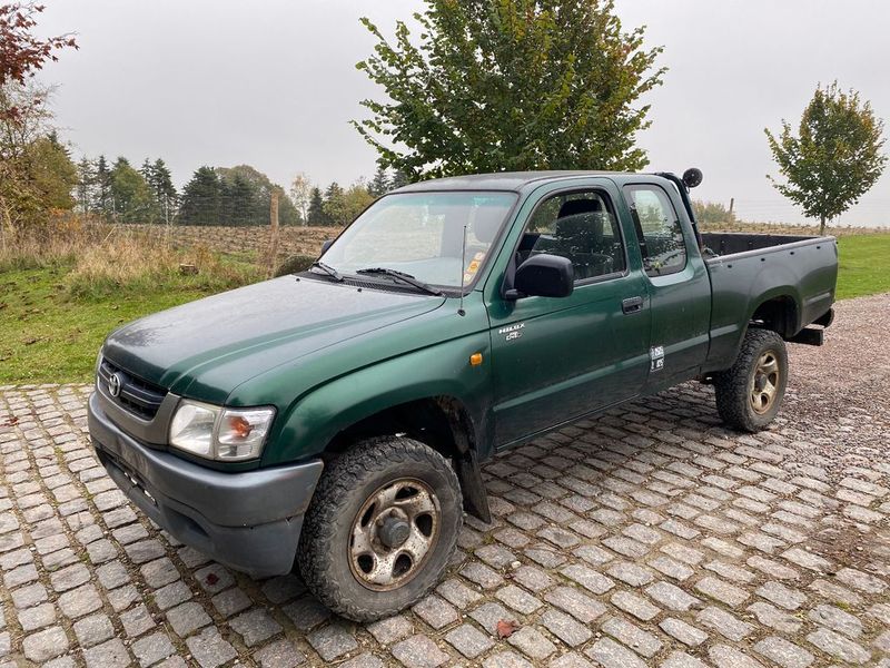 Toyota Hilux • 2002 • 395,000 km 1