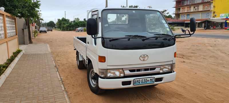 Toyota Dyna • 1996 • 245,000 km 1