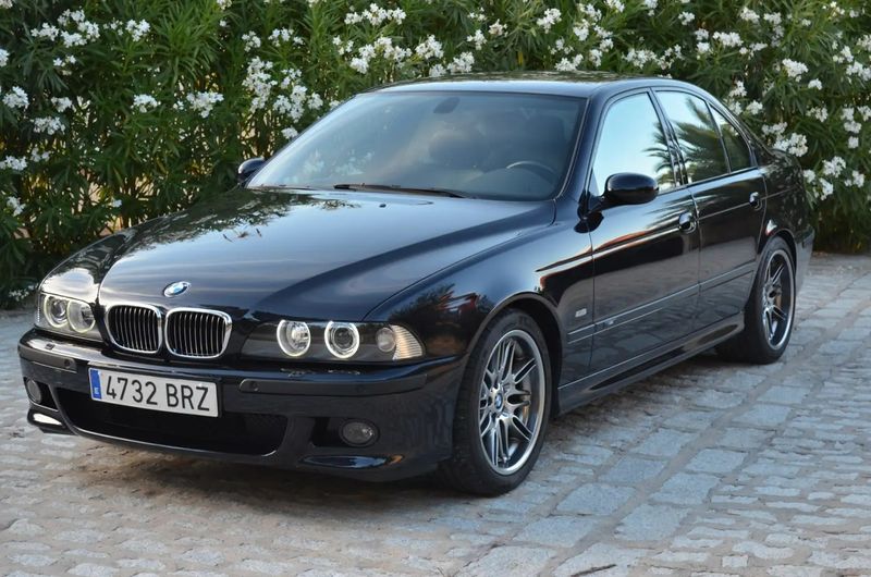 BMW M5 • 2002 • 152,000 km 1