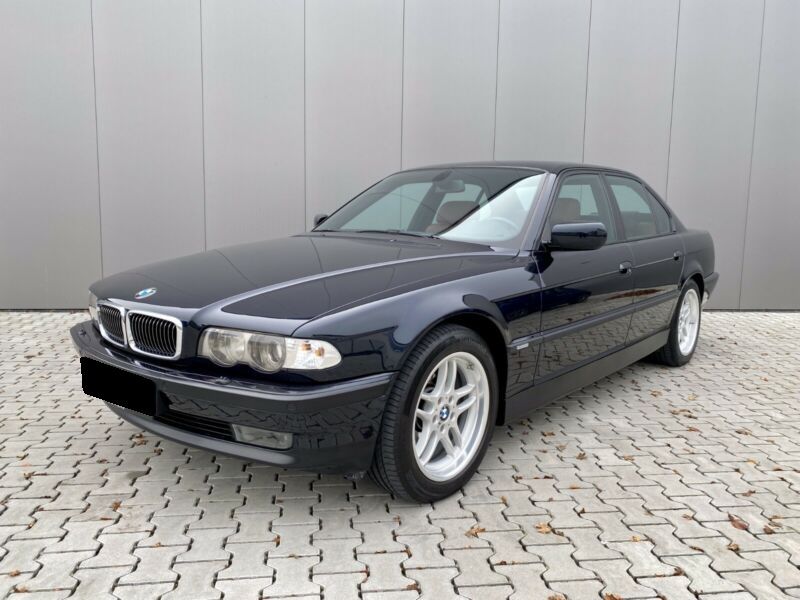 BMW 7 Series • 2000 • 135,800 km 1