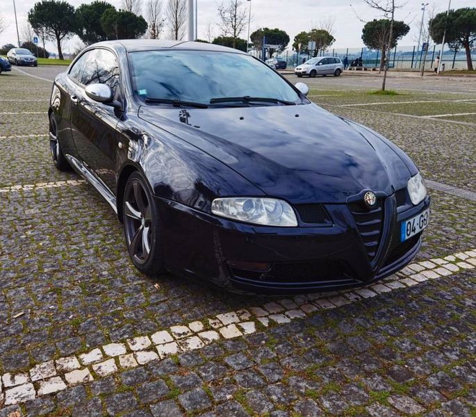 Alfa Romeo GT • 2008 • 249,999 km 1