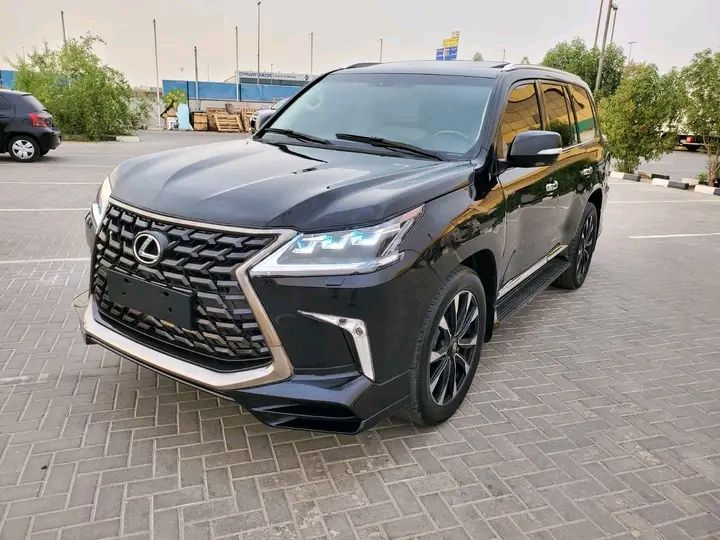 Lexus LX • 2021 • 23 km 1