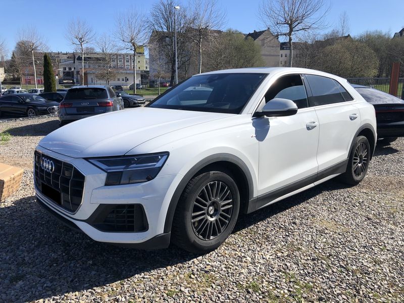 Audi Q8 • 2019 • 191,000 km 1