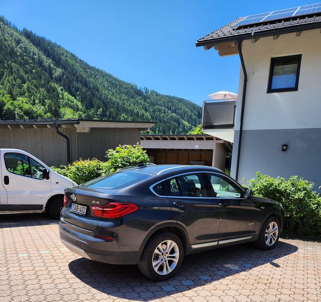 BMW X4 • 2014 • 135,000 km 1