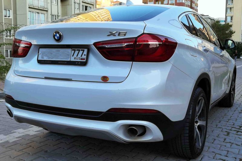 BMW X6 • 2015 • 231,000 km 1