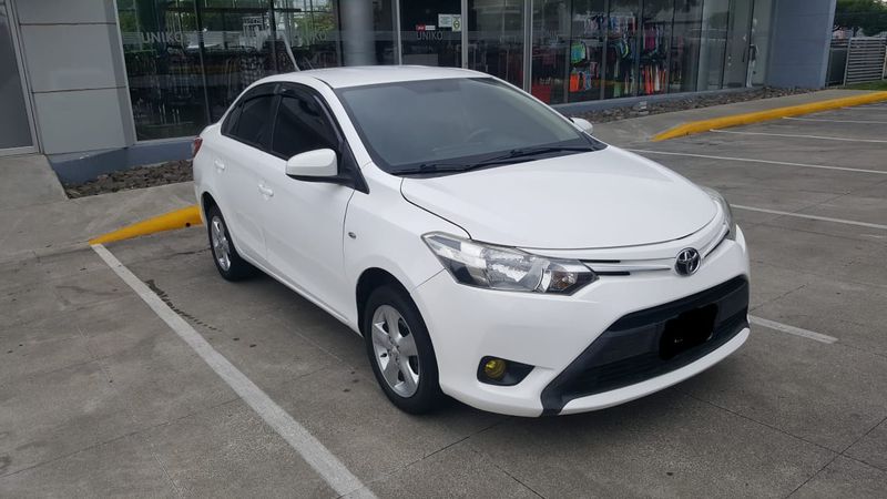 Toyota Yaris • 2014 • 105,000 km 1