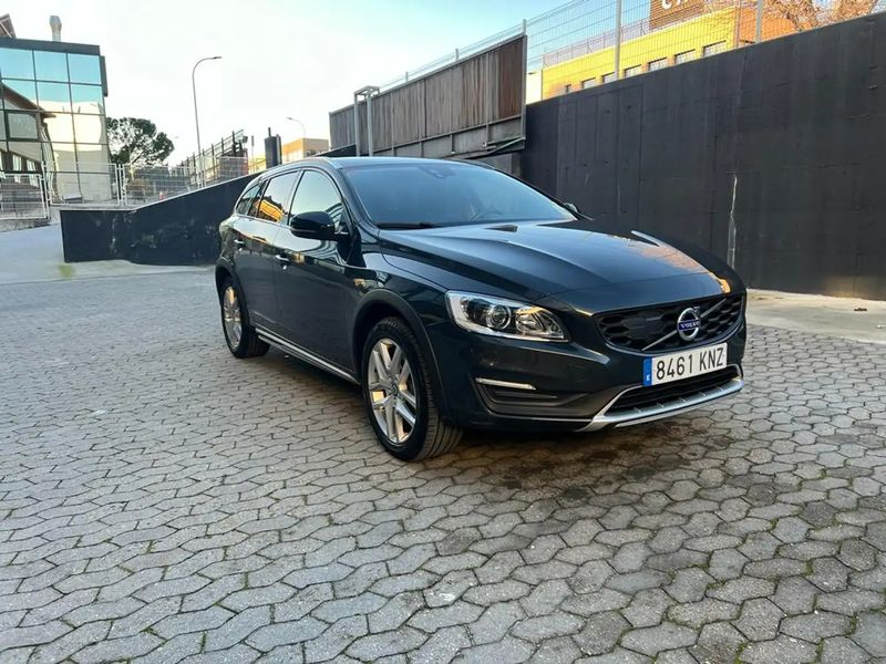 Volvo V60 • 2018 • 127,000 km 1