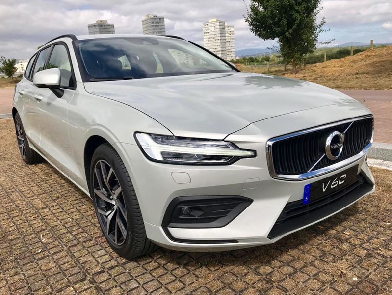Volvo V60 • 2018 • 91,000 km 1