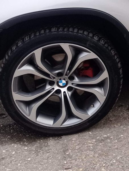 BMW X5 • 2001 • 555,555 km 1
