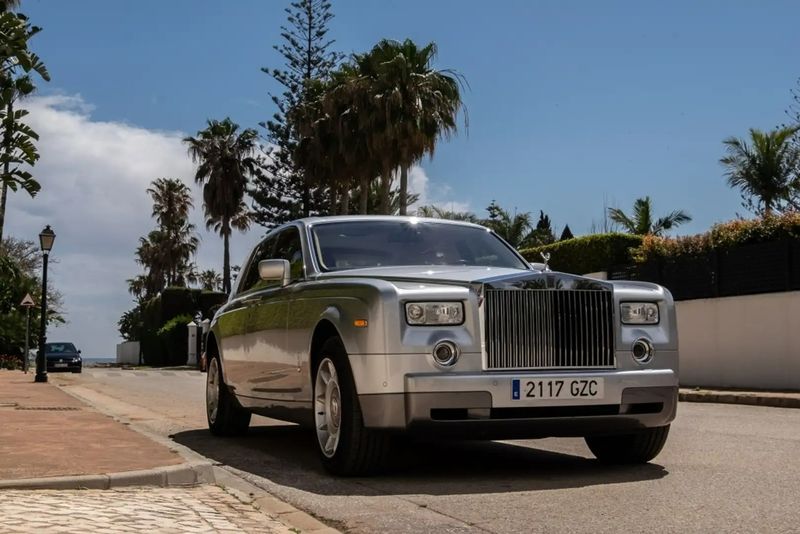 Rolls-Royce Phantom • 2004 • 58,000 km 1