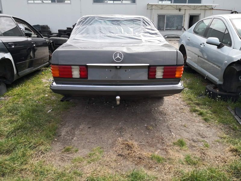 Mercedes-Benz S-Class predecessor W126 • 1985 • 210,000 km 1