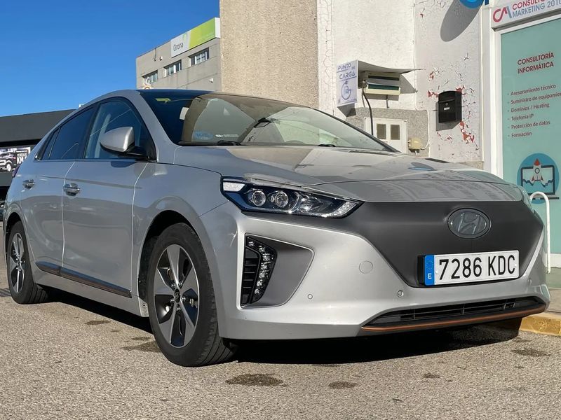 Hyundai Ioniq Hybrid • 2017 • 145,000 km 1