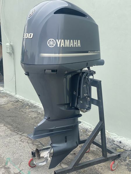 2018 Yamaha 300HP Outboard Boat Engine 1