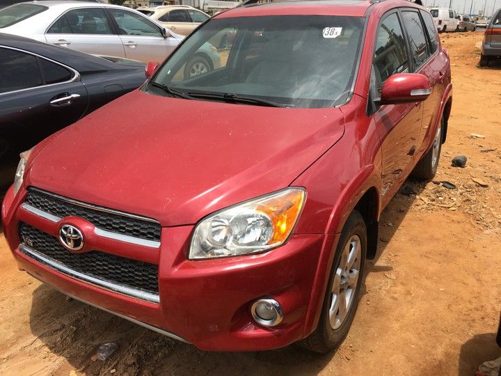 Toyota RAV4 • 2011 • 32 km 1