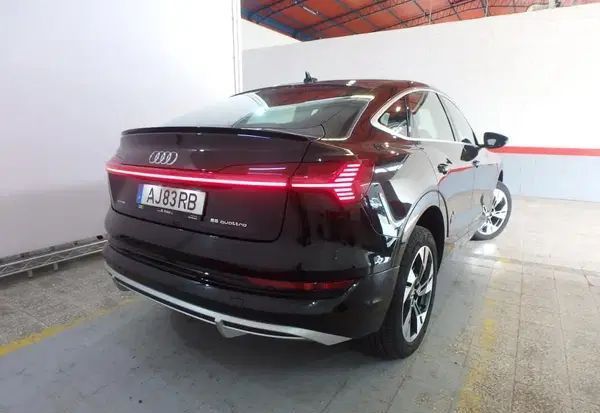 Audi e-tron • 2021 • 50,000 km 1