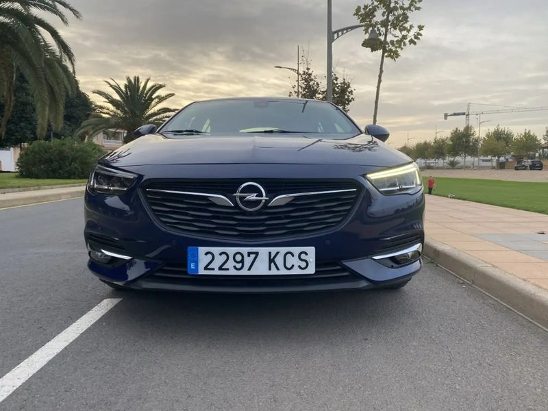 Opel Insignia • 2017 • 180,000 km 1