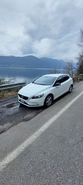 Volvo V40 • 2016 • 80,000 km 1