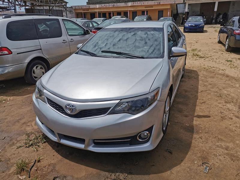 Toyota Camry • 2014 • 350 km 1