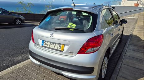 Peugeot 207 • 2011 • 129,000 km