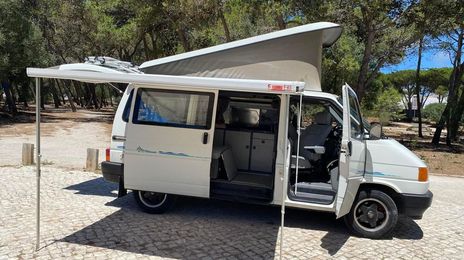 Volkswagen California • 1990 • 211,000 km