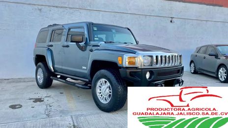 Hummer H3 • 2010 • 67,000 km