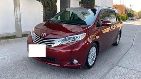 Toyota Sienna • 2016 • 76,000 km