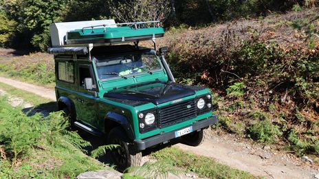 Land Rover Defender • 1996 • 306,000 km