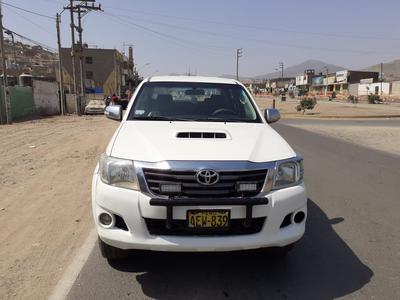 Toyota Hilux • 2014 • 147,000 km