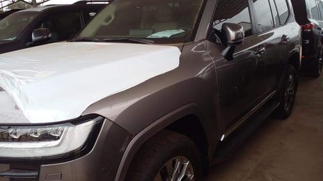 Toyota Land Cruiser • 2018 • 50,000 km