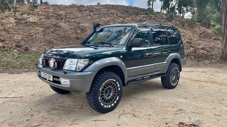 Toyota Land Cruiser • 1998 • 450,000 km