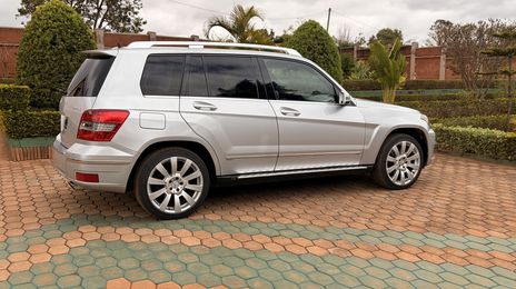 Mercedes-Benz GLK • 2009 • 173,000 km
