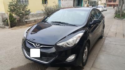 Hyundai Elantra • 2012 • 130,000 km