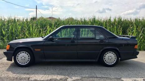 Mercedes-Benz 190 • 1985 • 170,000 km