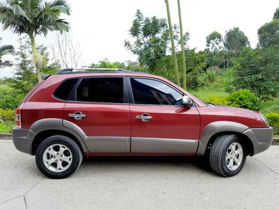 Hyundai Tucson • 2010 • 164,349 km