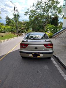 Renault Mégane • 2001 • 185,000 km