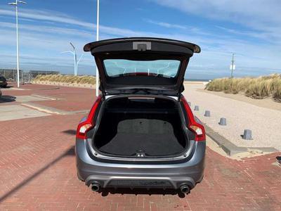 Volvo V60 • 2016 • 82,000 km