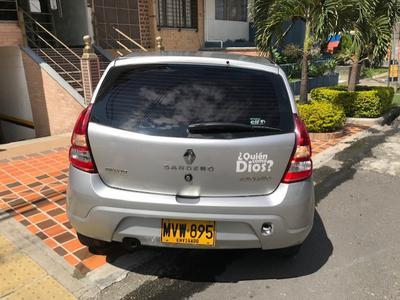 Renault Sandero • 2014 • 67,270 km