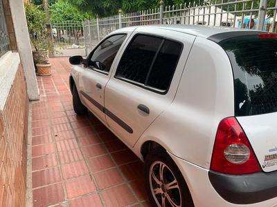 Renault Clio • 2007 • 82,885 km